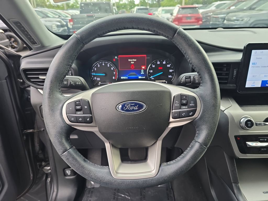 Used 2022 Ford Explorer XLT image 22