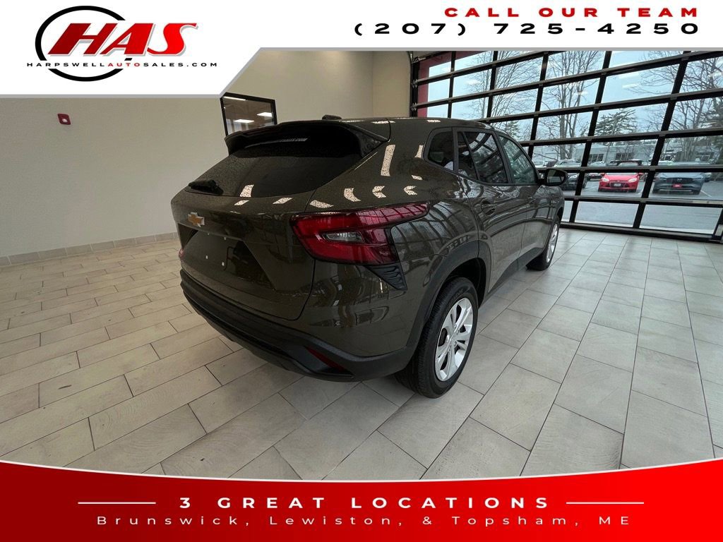 Used 2024 Chevrolet Trax LS FWD image 6
