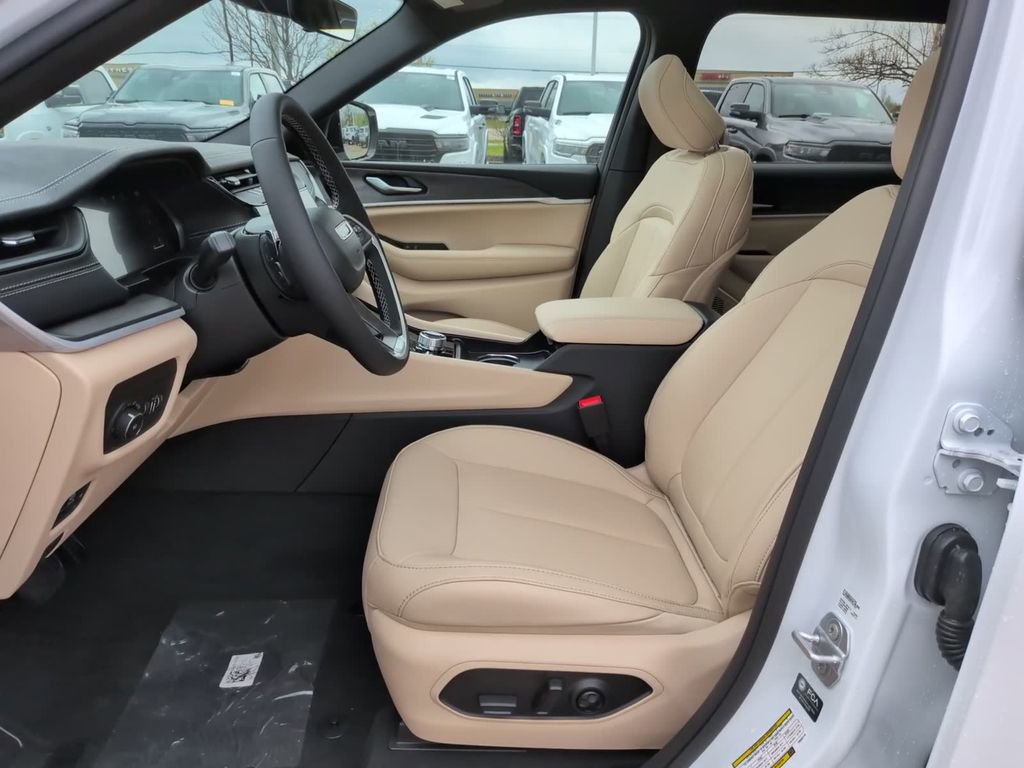 New 2026 Jeep Grand Cherokee L Limited AWD/4WD image 21