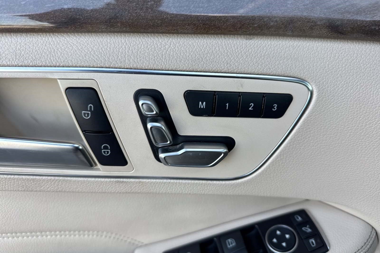 Used 2015 Mercedes-Benz E 250 BlueTEC 4MATIC Sedan image 30