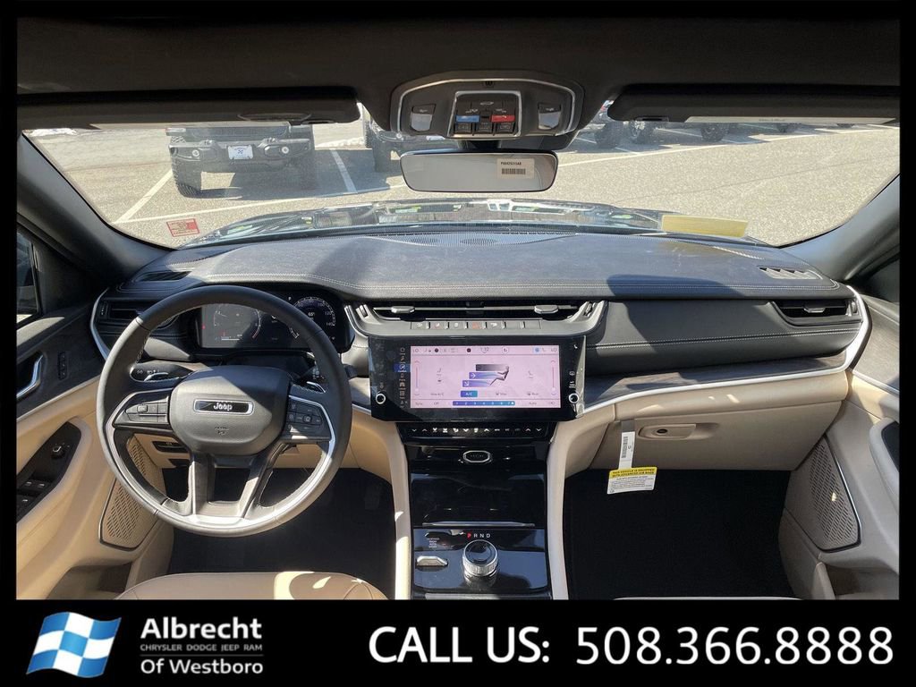 New 2026 Jeep Grand Cherokee Limited w/ Limited Altitude Package AWD/4WD image 18