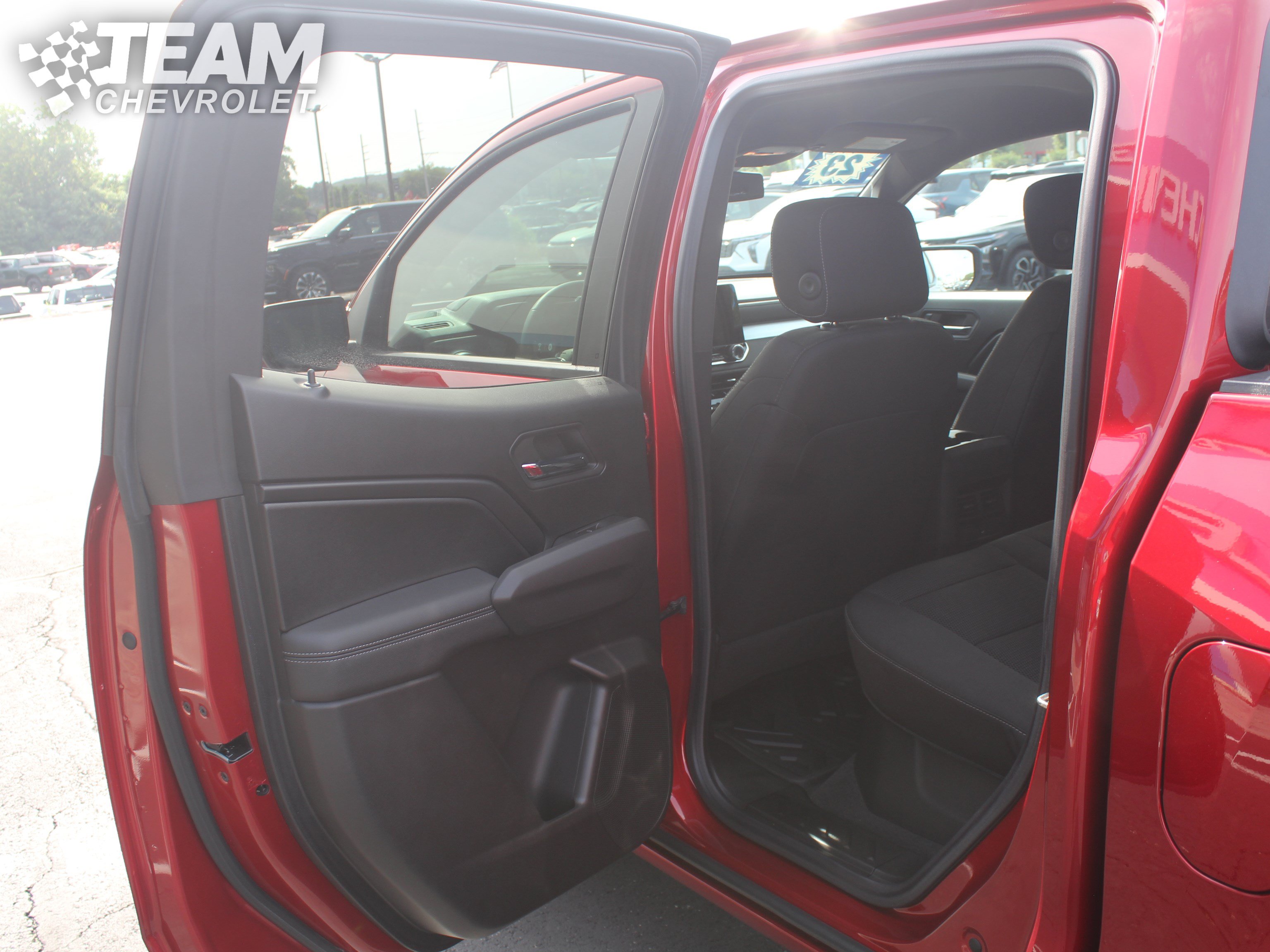 Certified 2023 Chevrolet Colorado LT w/ LT Convenience Package II AWD/4WD image 18