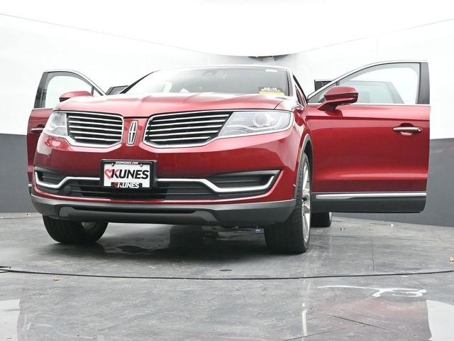 Used 2016 Lincoln MKX Reserve w/ Driver Assistance Package image 48