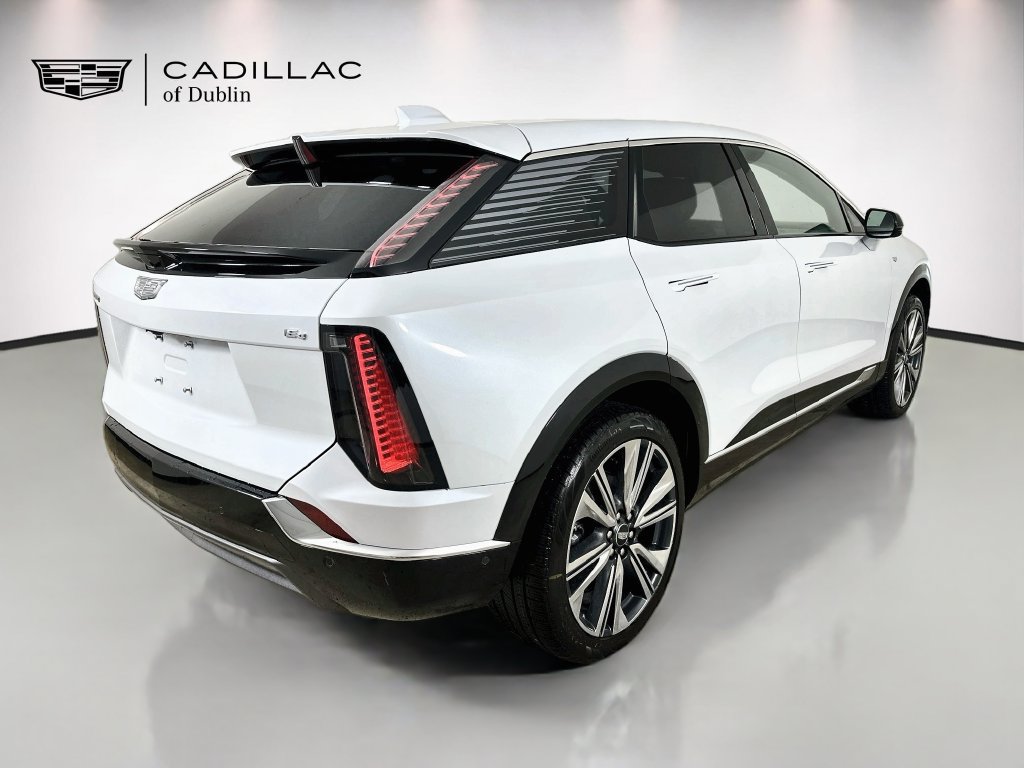 New 2027 Cadillac Optiq Premium Luxury w/ LPO, Floor Liner Package AWD/4WD image 5