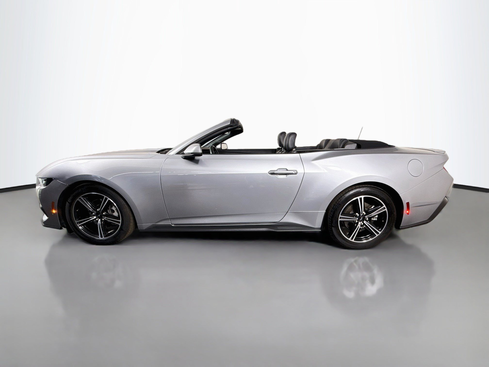 Used 2025 Ford Mustang Premium RWD image 44