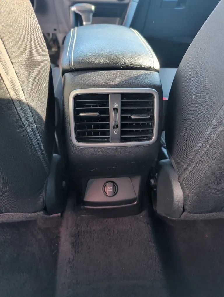 Used 2021 Kia Sportage LX FWD image 17
