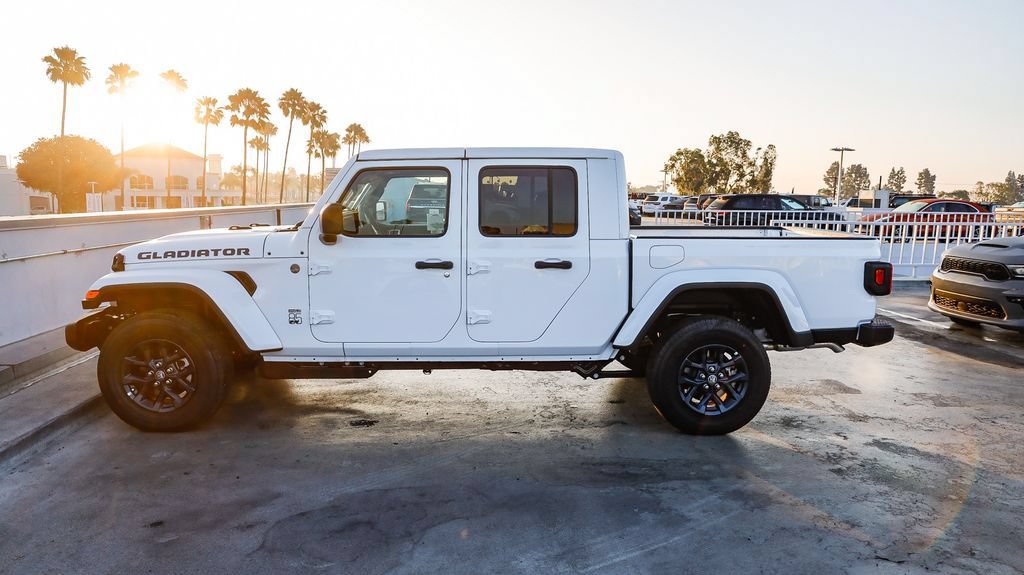 New 2026 Jeep Gladiator Sport AWD/4WD image 14