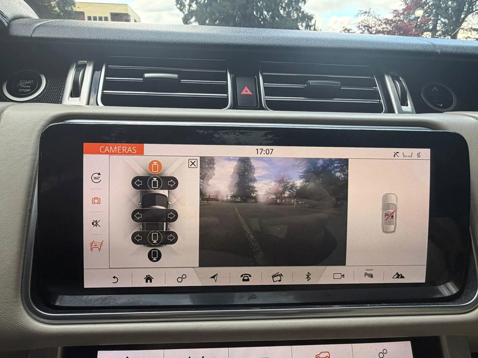 Used 2018 Land Rover Range Rover Long Wheelbase Supercharged AWD/4WD image 16