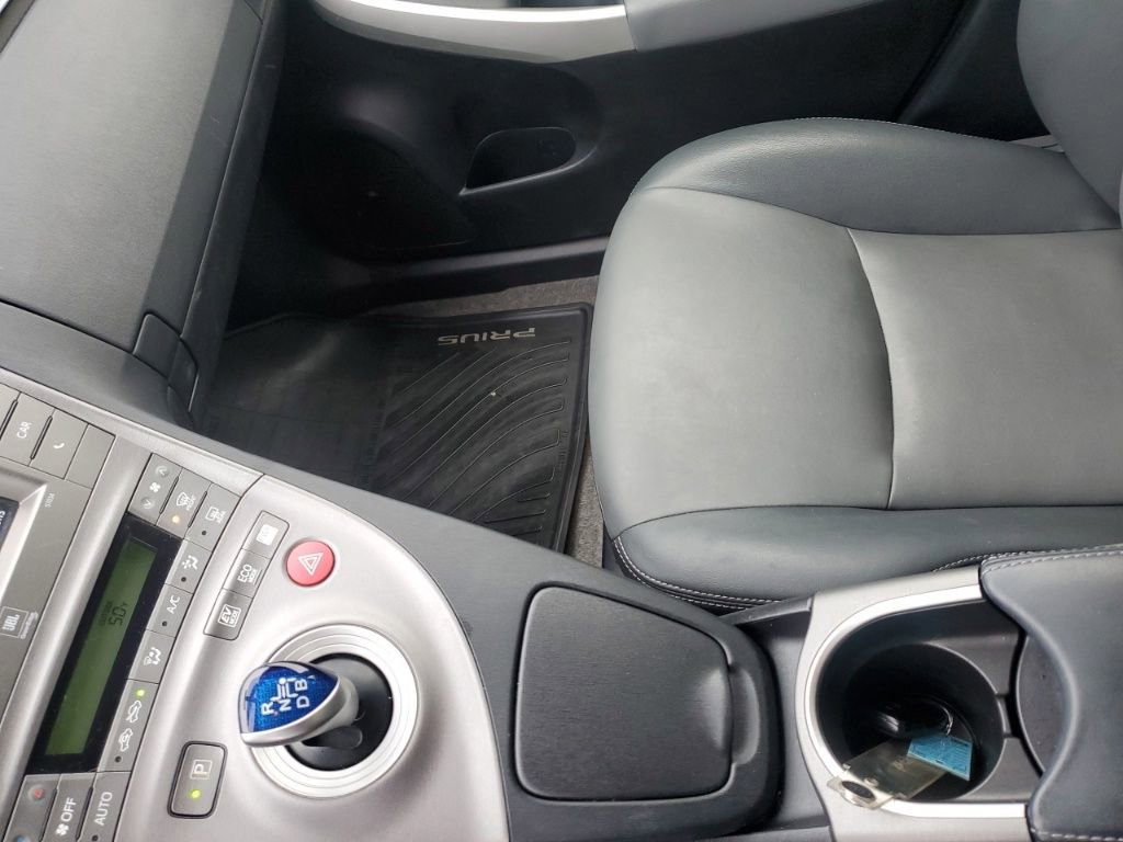 Used 2015 Toyota Prius Four image 18