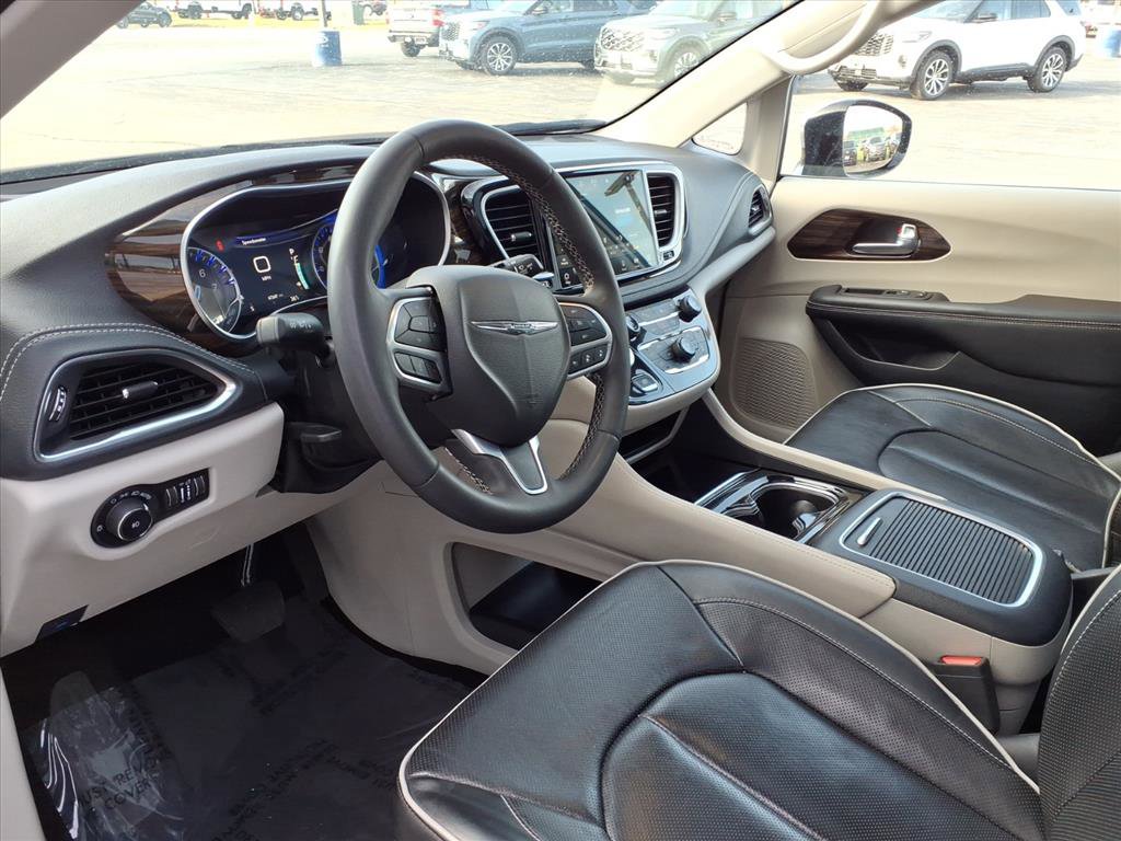 Used 2023 Chrysler Pacifica Limited image 13