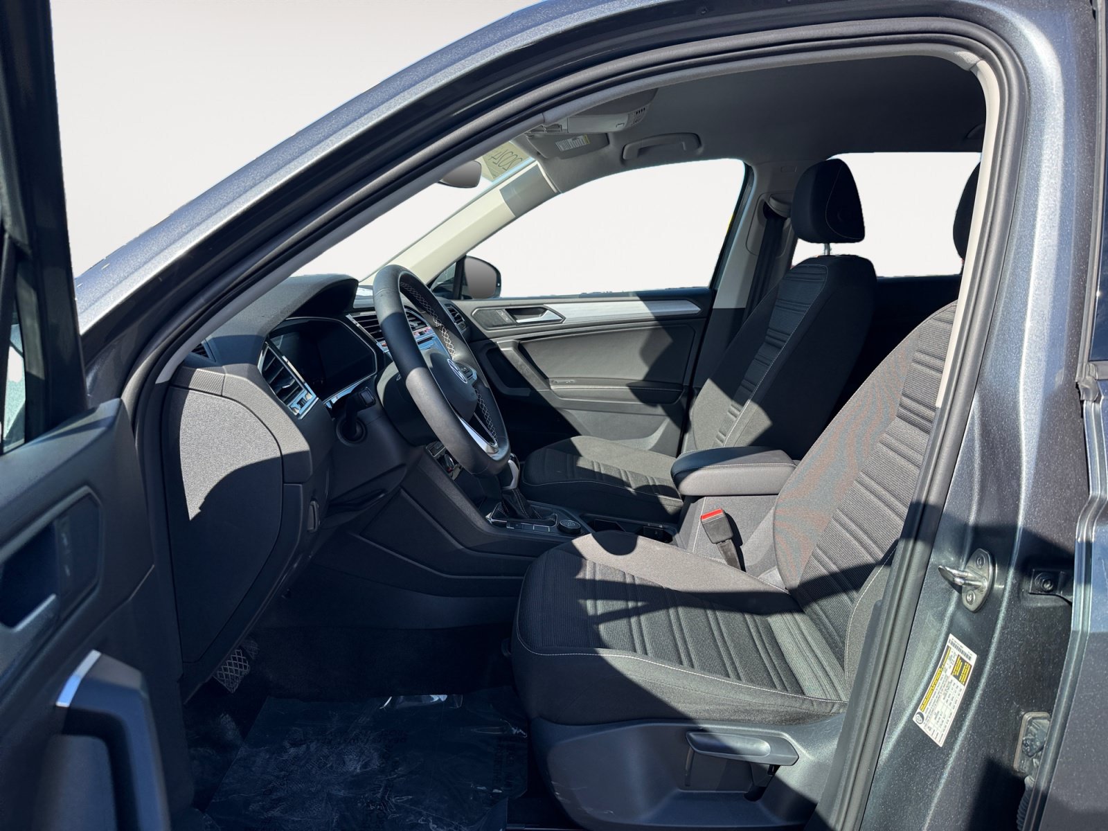 Certified 2024 Volkswagen Tiguan S AWD/4WD image 10