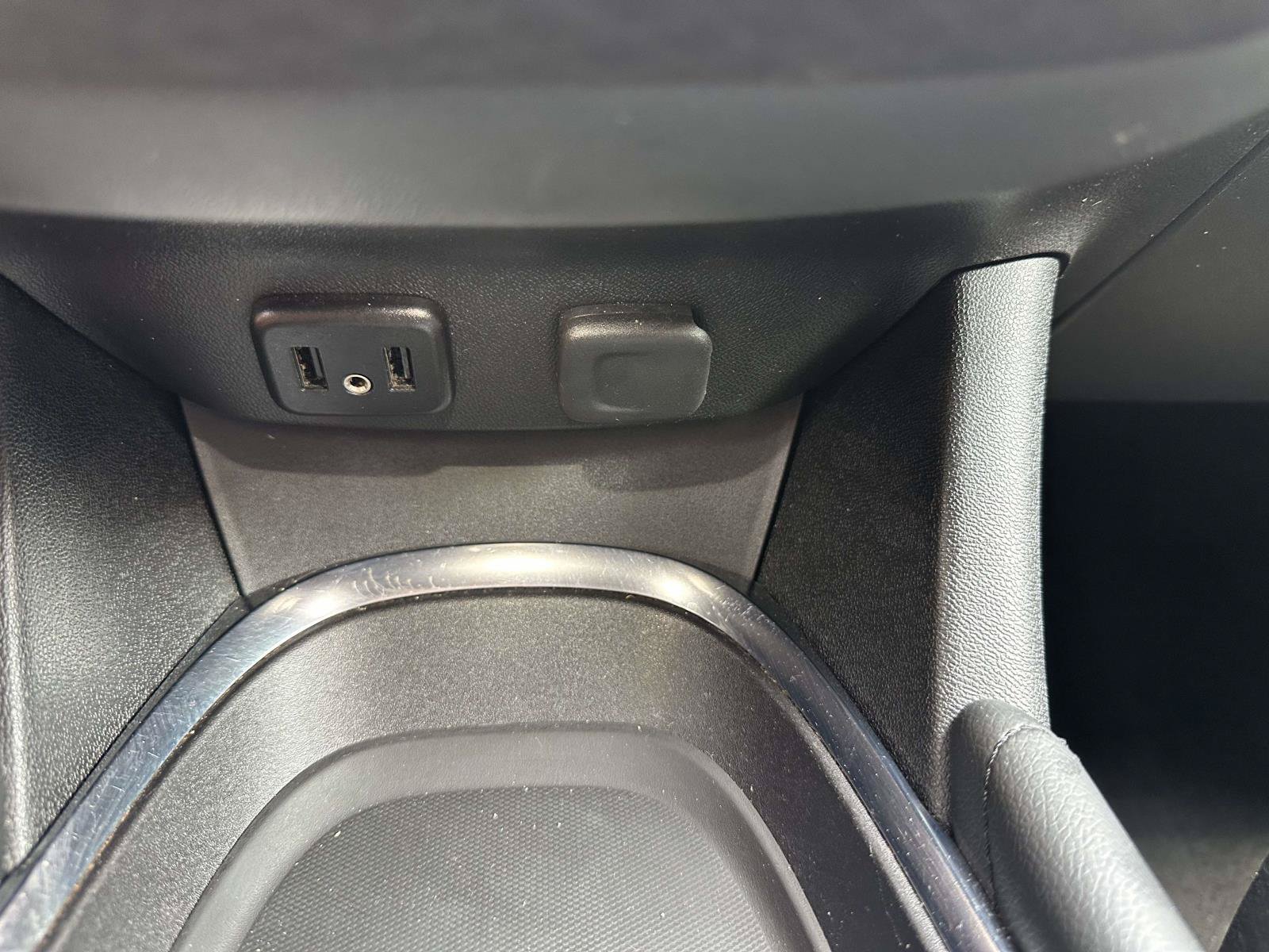 Used 2017 Chevrolet Malibu LT FWD image 22
