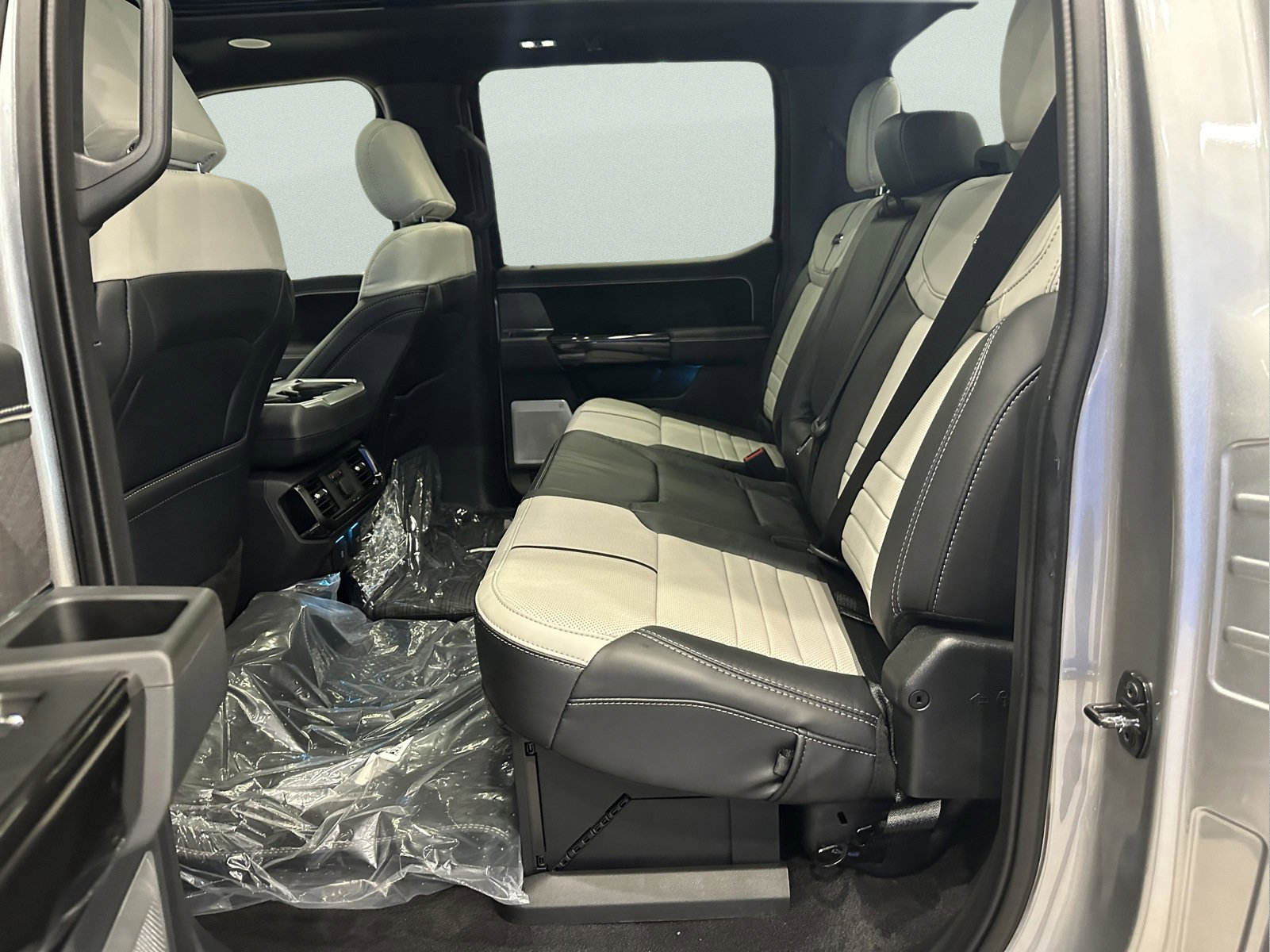 New 2023 Ford F150 Lightning Platinum AWD/4WD image 21