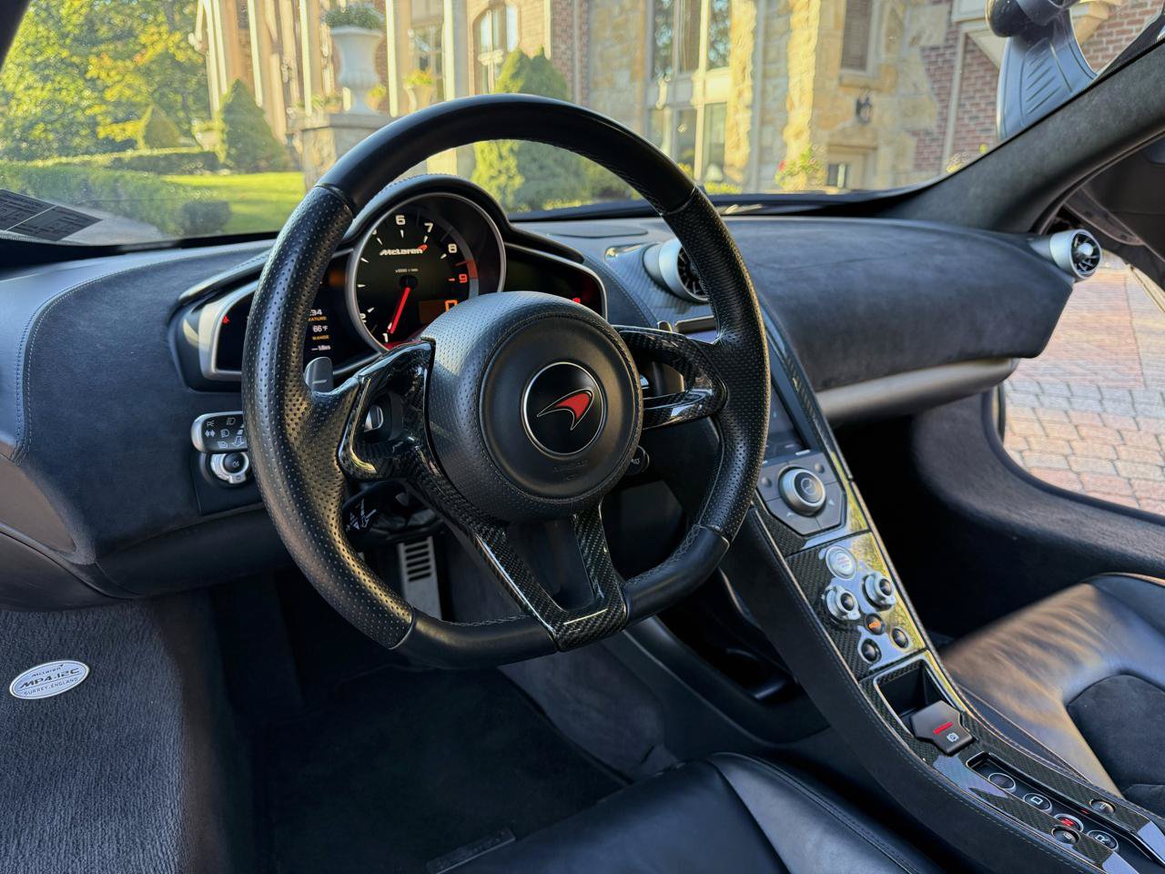 Used 2012 McLaren MP4-12C Coupe RWD image 27