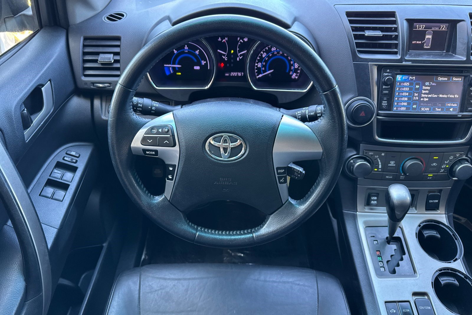 Used 2013 Toyota Highlander 4WD Hybrid w/ Leather Premium Pkg image 31