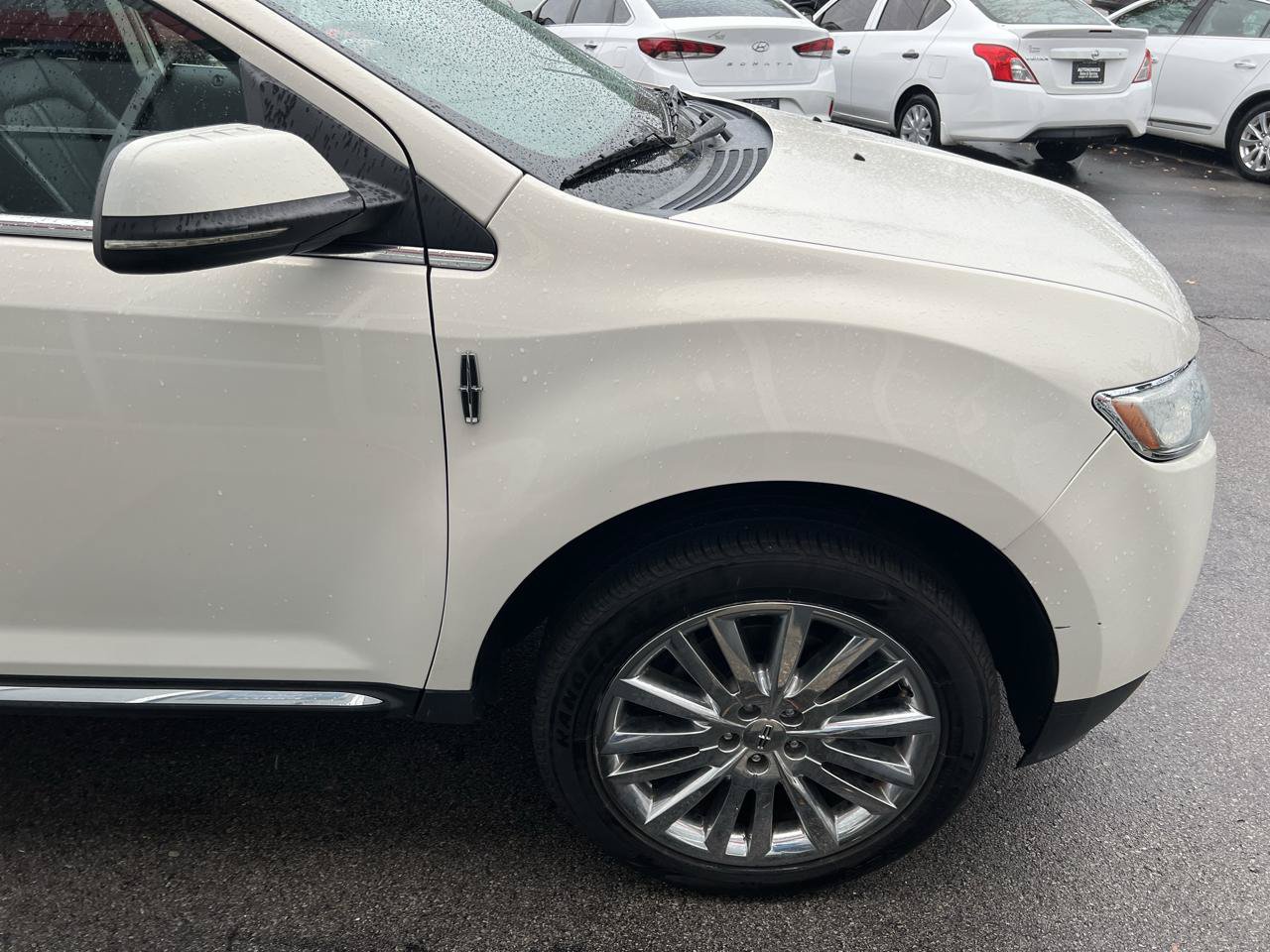 Used 2013 Lincoln MKX AWD image 8