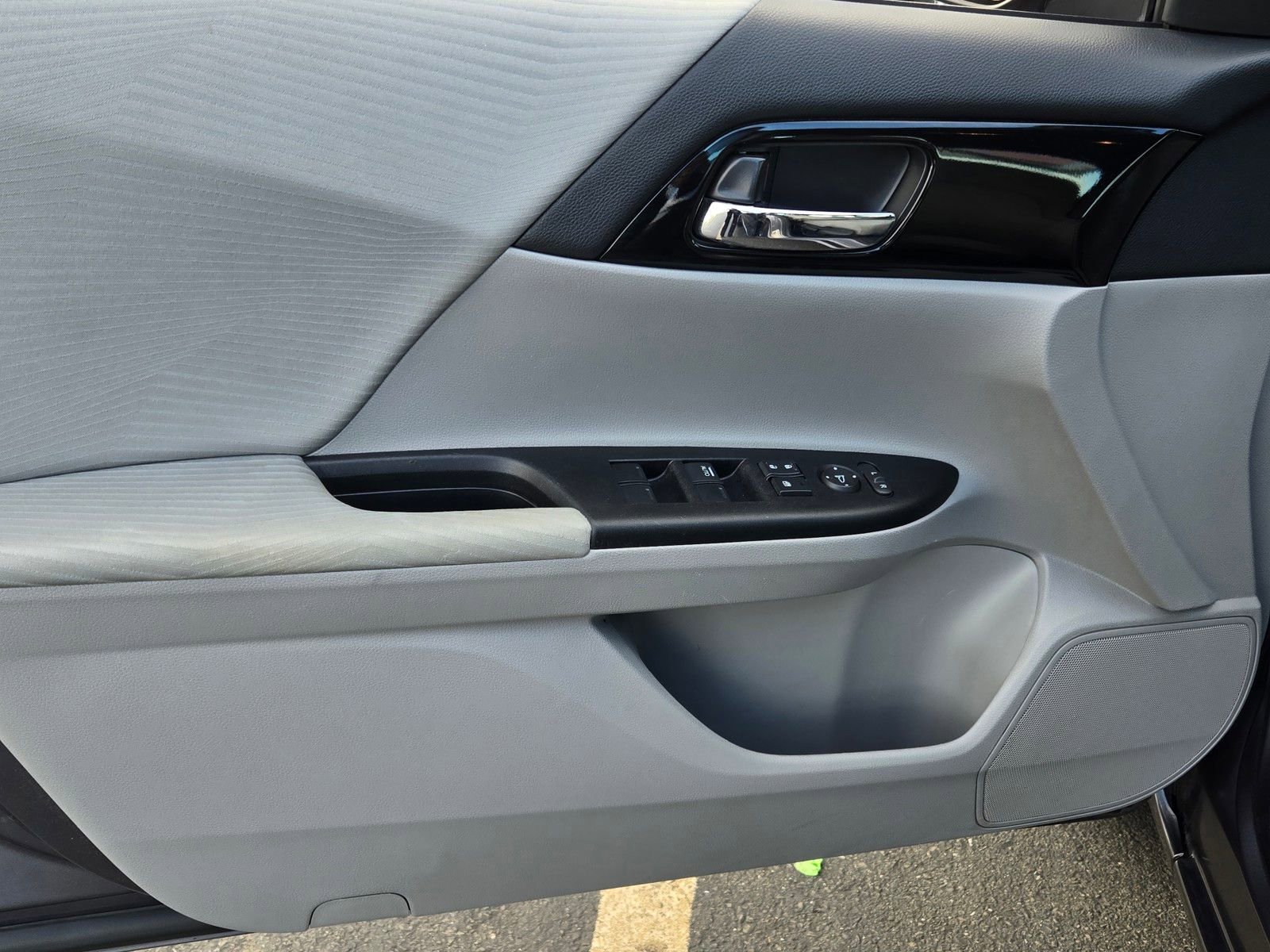 Used 2016 Honda Accord LX image 7