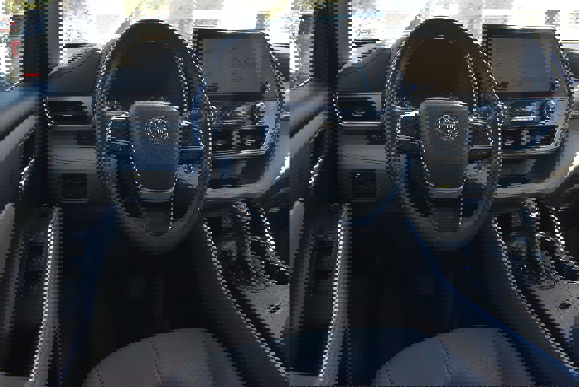 Used 2023 Toyota Highlander XLE image 17