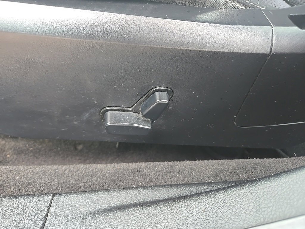 Used 2011 Chrysler 200 S image 11