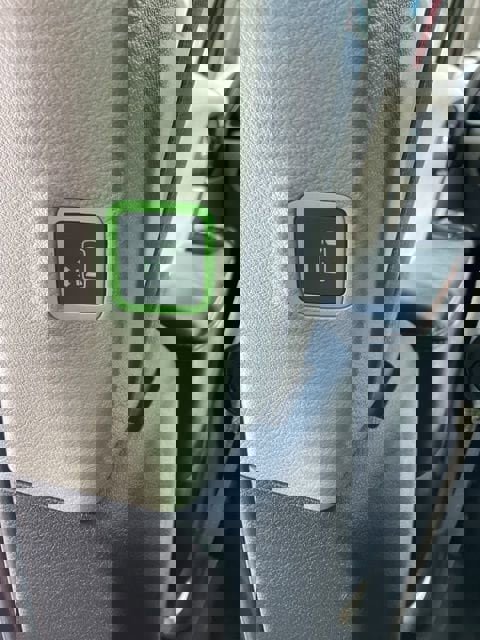 Used 2020 Chrysler Pacifica Touring-L image 23