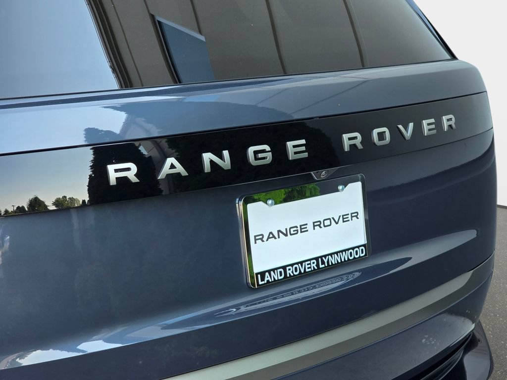 New 2026 Land Rover Range Rover Long Wheelbase SE AWD/4WD image 36