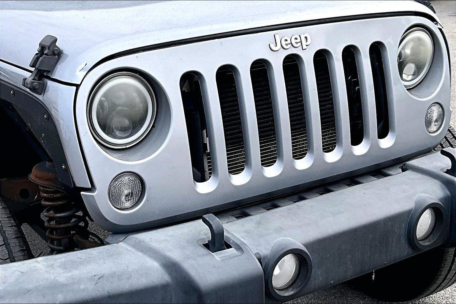 Used 2014 Jeep Wrangler Unlimited Sport AWD/4WD image 29