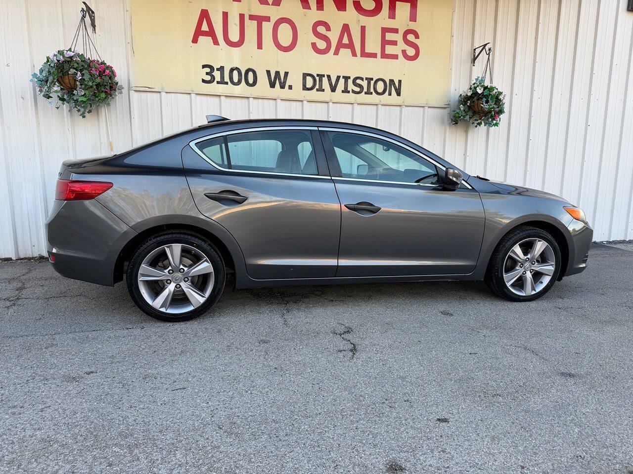Used 2013 Acura ILX w/ Technology Package FWD image 2