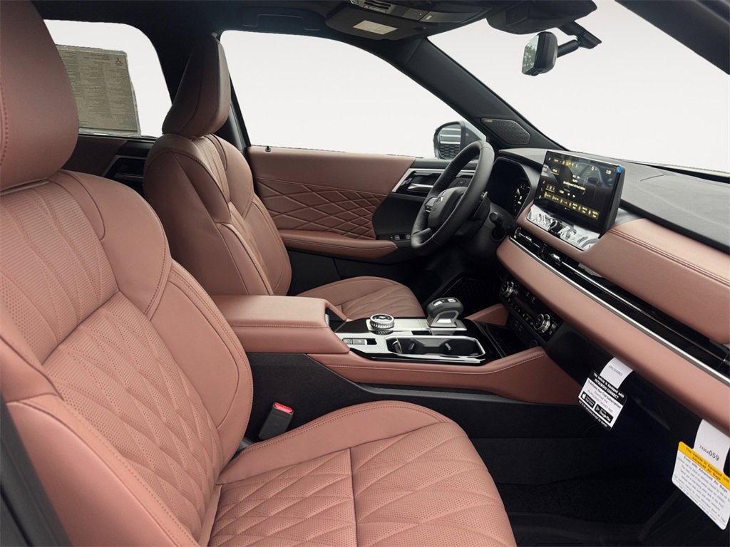 New 2025 Mitsubishi Outlander SEL image 15