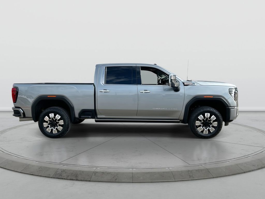 Used 2024 GMC Sierra 2500 Denali w/ Denali Reserve Package AWD/4WD image 9