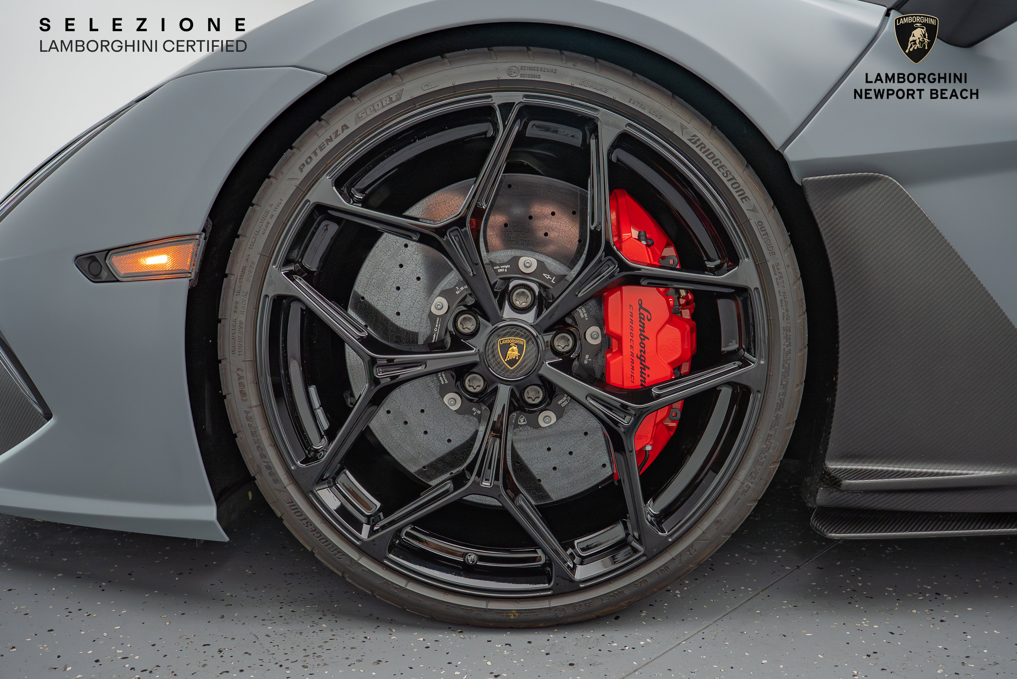 Used 2024 Lamborghini Revuelto image 41