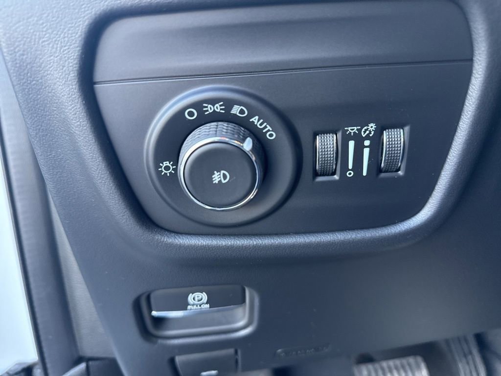 Used 2024 Jeep Grand Cherokee L Summit image 24