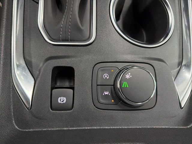 Used 2023 Chevrolet Traverse Premier image 18