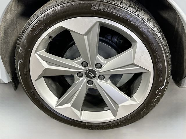 Used 2024 Audi Q4 e-tron Prestige w/ Black Optic Package image 31