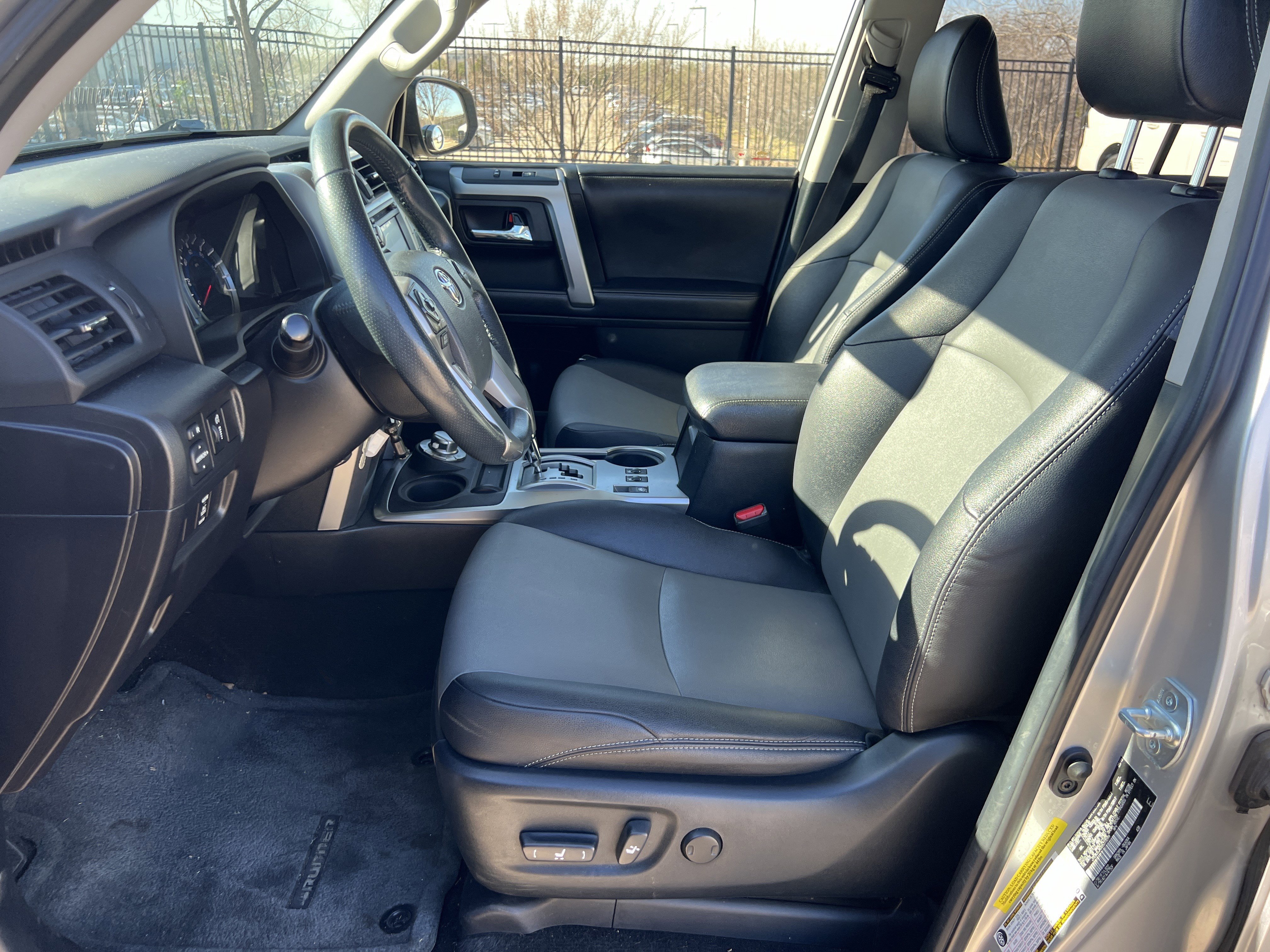 Used 2016 Toyota 4Runner SR5 Premium image 15