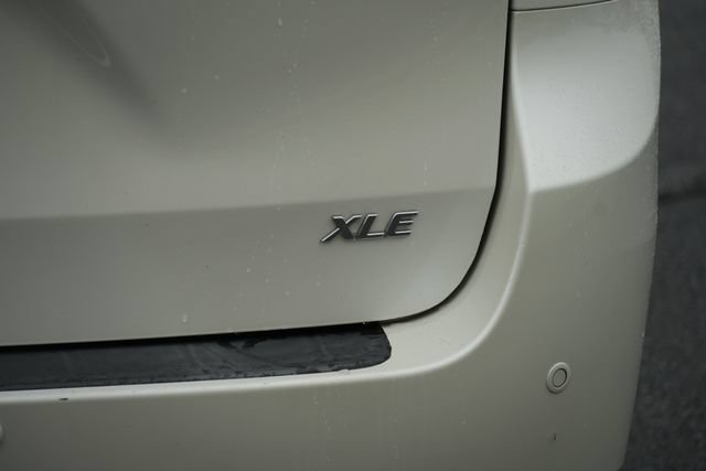 Used 2015 Toyota Sienna XLE w/ XLE Navigation Package FWD image 7