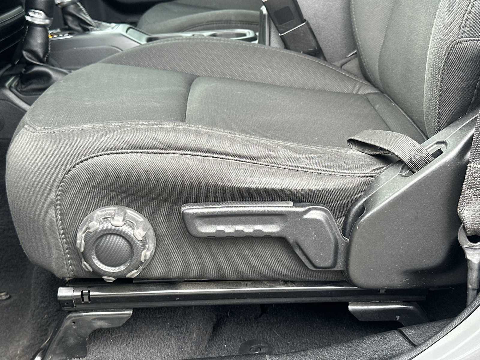 Used 2021 Jeep Wrangler Unlimited Sahara w/ Uconnect 4C Nav & Sound Group image 14