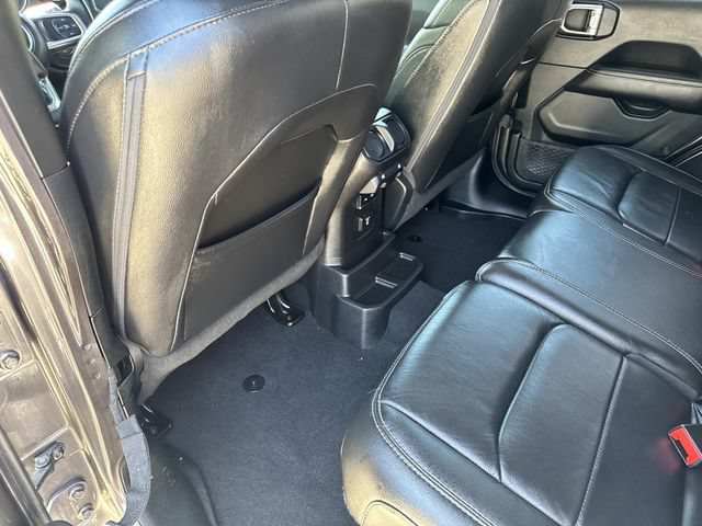 Used 2018 Jeep Wrangler Unlimited Sahara AWD/4WD image 14