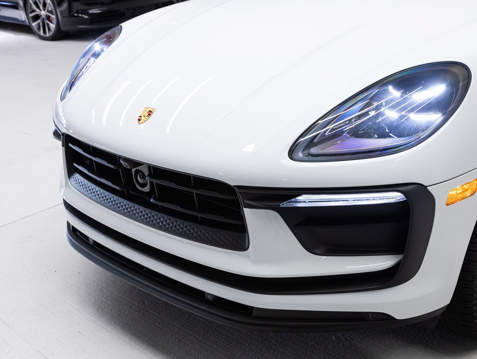 New 2026 Porsche Macan AWD/4WD image 33