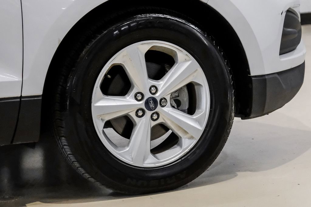 Used 2019 Ford Edge SE image 51