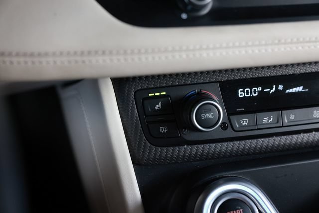 Used 2020 BMW i8 Coupe AWD/4WD image 35
