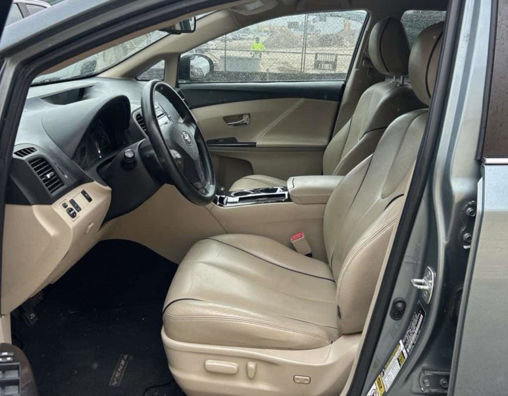 Used 2009 Toyota Venza image 2