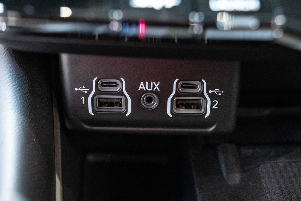 Used 2021 Dodge Durango SRT Hellcat w/ Technology Group AWD/4WD image 28