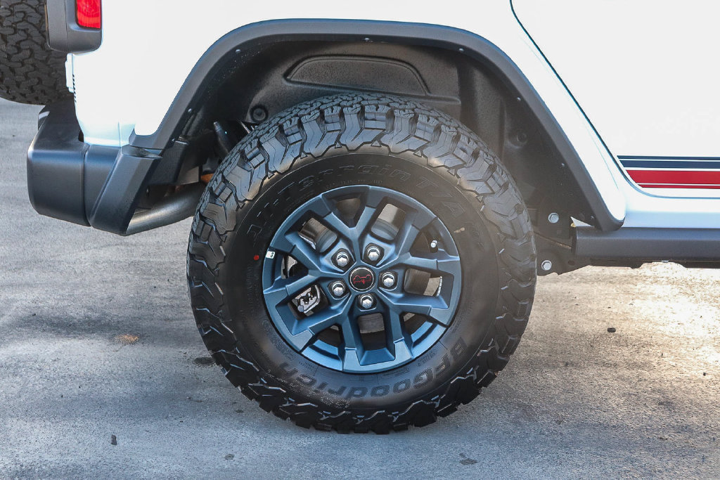 New 2026 Jeep Wrangler Unlimited Sport w/ Dual Top Group AWD/4WD image 12