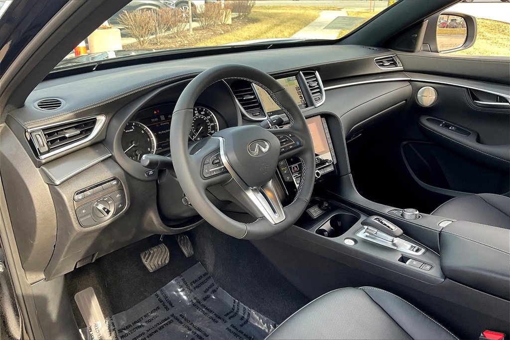 New 2025 INFINITI QX55 Essential image 6