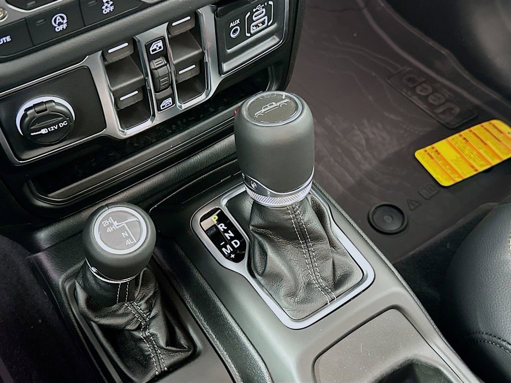 New 2026 Jeep Gladiator Sport AWD/4WD image 16