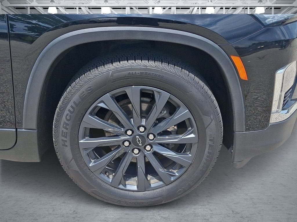 Used 2023 Chevrolet Traverse RS AWD/4WD image 9
