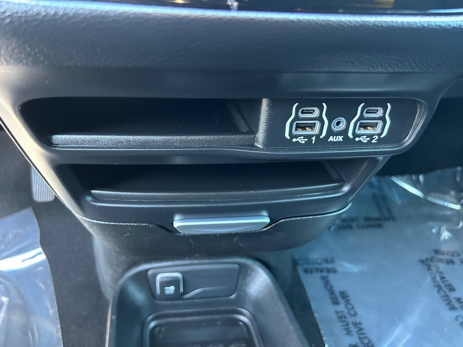 Used 2025 Chrysler Pacifica Select FWD image 26