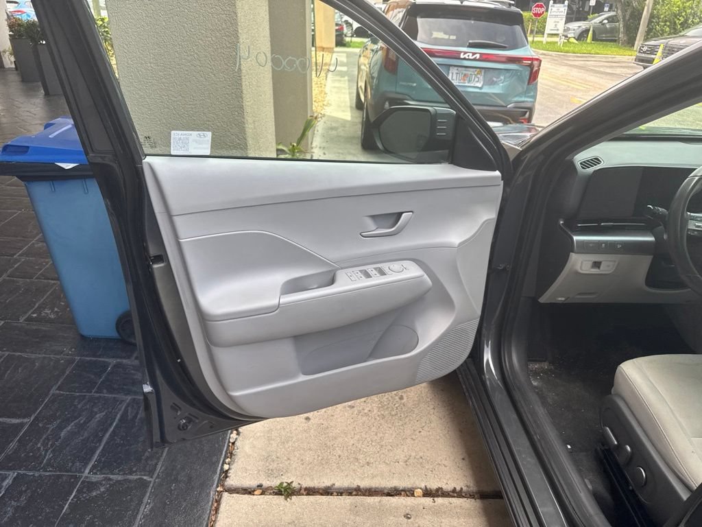 Used 2025 Hyundai Kona SEL FWD image 27