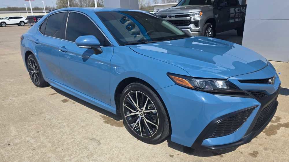 Used 2024 Toyota Camry SE w/ Convenience Package image 7