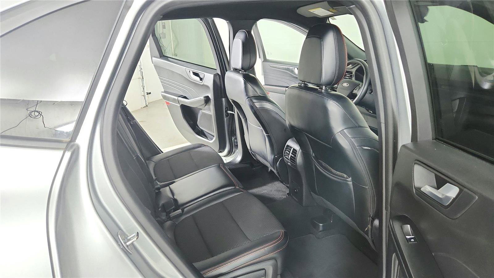 Used 2024 Ford Escape ST-Line image 18